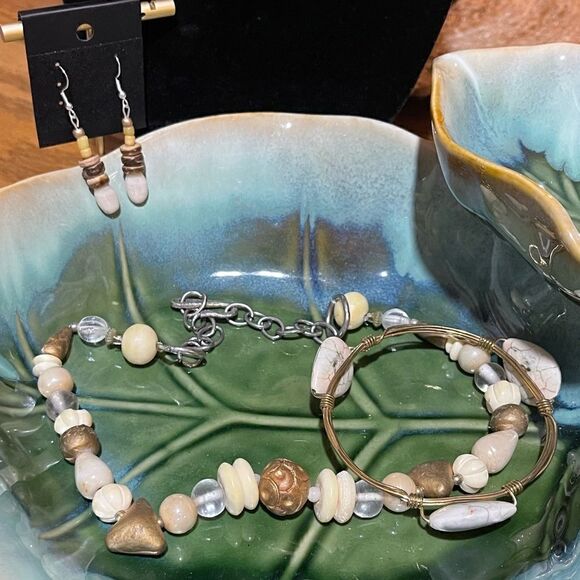 Handcrafted Ivory Necklace Earrings & Bracelet - Picture 1 of 4